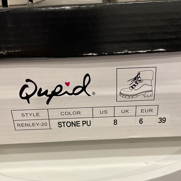 NWT, Brand new, Never worn Gorgeous off-white boots Sz 8 - Picture 5 of 5